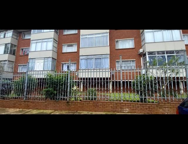 2 BEDROOM APARTMENT FOR SALE IN GLENWOOD